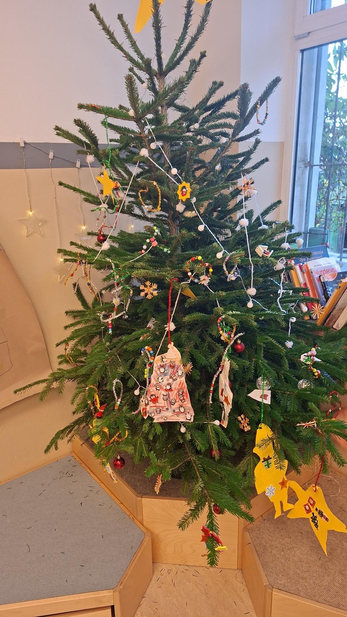Weihnachtsbaum schmücken